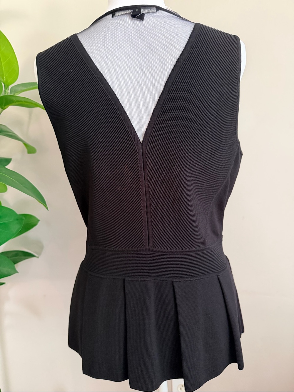 NEW White House Black Market Black Sleeveless Peplum Top with sheer bodice- - Picture 4 of 14